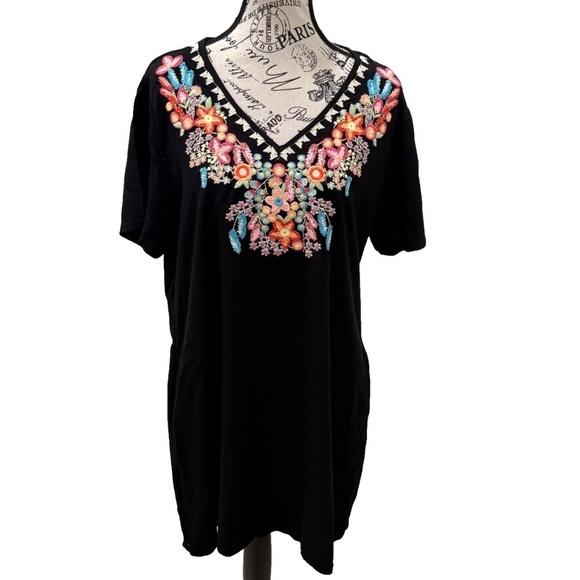 Solitaire Dresses & Skirts - Solitaire Anthropologie Ladies' Black Embroidered Boho Tunic Dress, V-Neck; Med